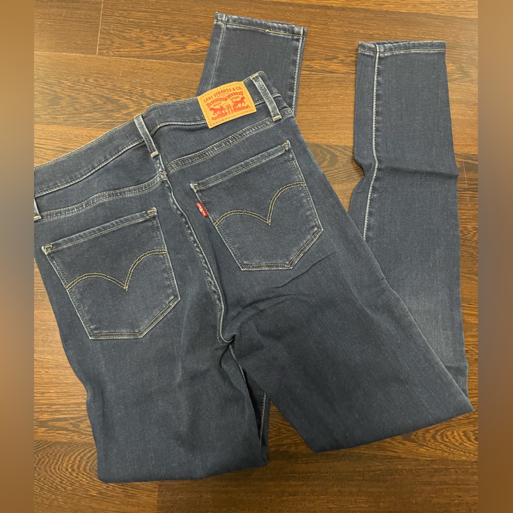 Levi’s 720 High Rise Supper Skinny